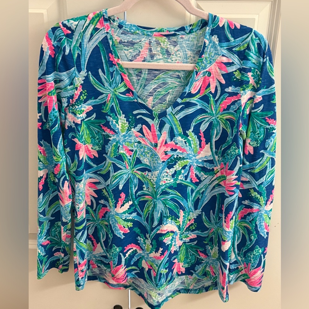 Lilly Pulitzer Etta Long sleeve T-shirt. Size x-small. EUC
